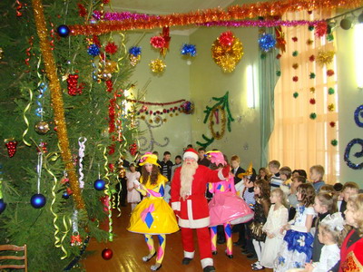 08:18 Традиционная елка главы администрации города Шумерли зажгла радостью и восторгом детские сердца